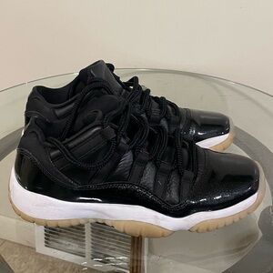 Jordan 11 Low Size 6Y
